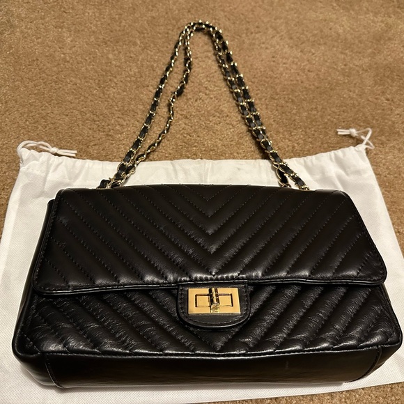 Sara burglar Black leather Gioia Turnlock chevron quilted
Handbag - Picture 2 of 4